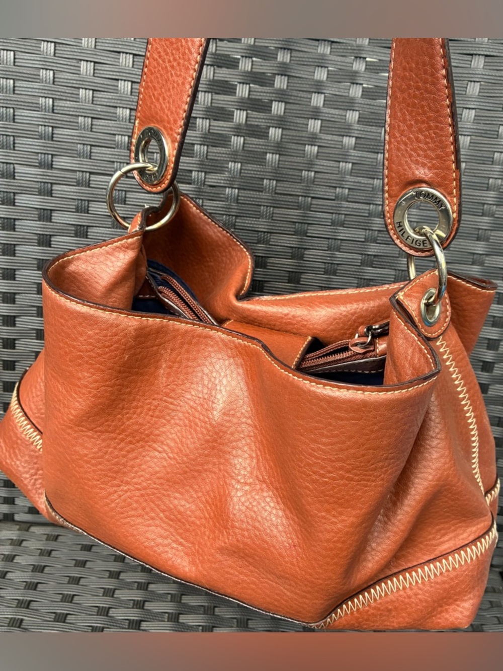 Tommy Hilfiger Leather Shoulder Bag.Vintage Tommy Hilfiger Bag
